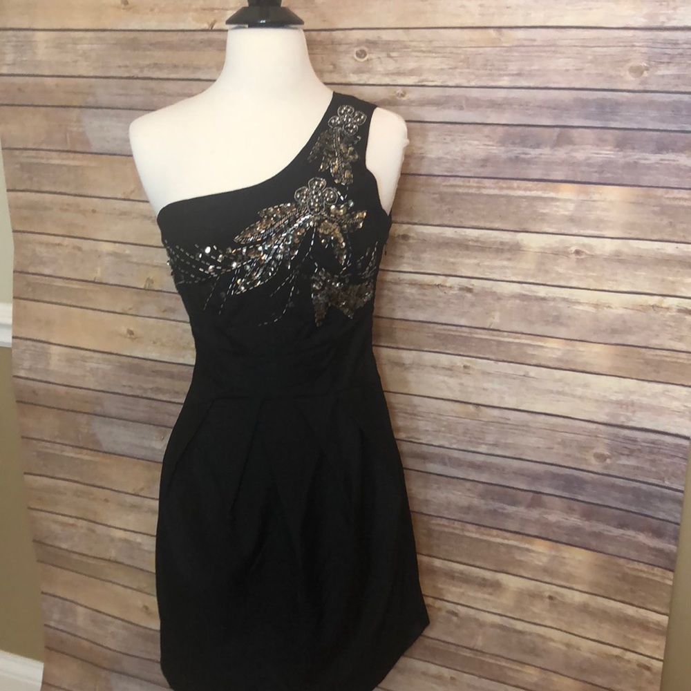 🌸Forever 21 Black One shoulder dress🌸